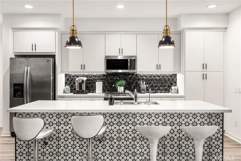 663 S Mosaic Street Anaheim, CA 92805