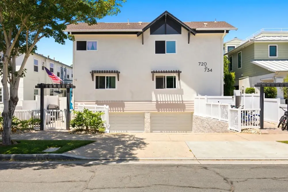 730 E Avenue Coronado, CA 92118
