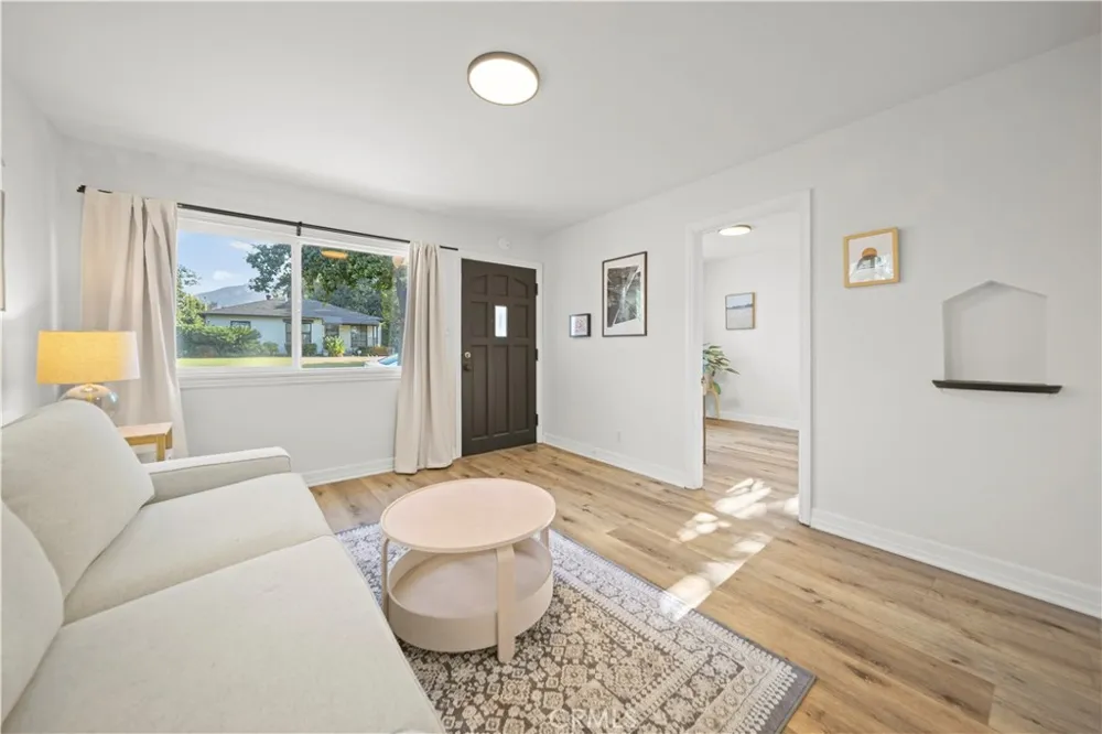 284 Wyoming Pasadena, CA 91103