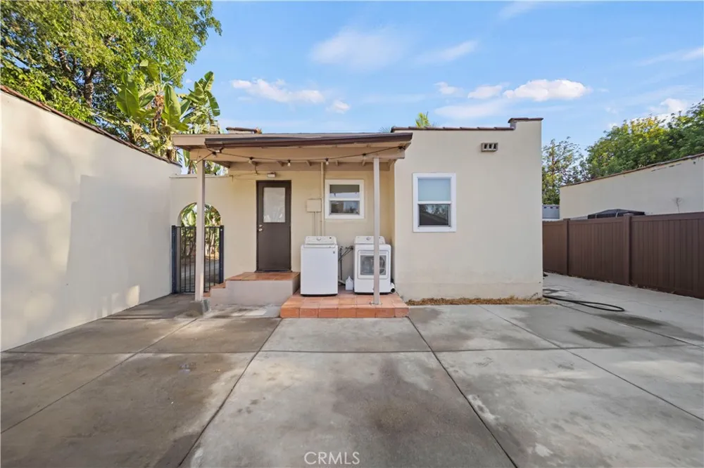 284 Wyoming Pasadena, CA 91103