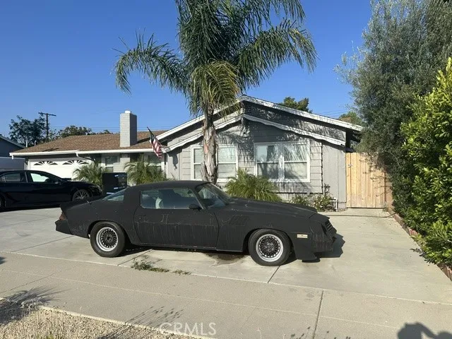 9960 Jovita Chatsworth, CA 91311