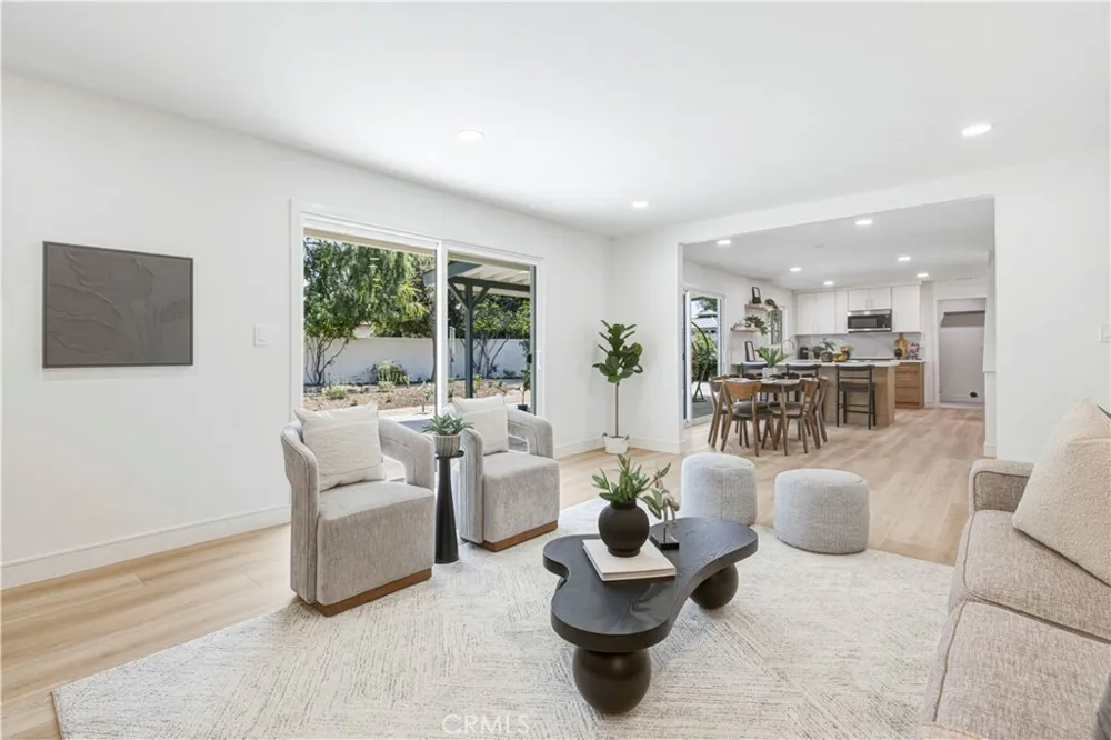 1243 E Live Oak Court Anaheim, CA 92805