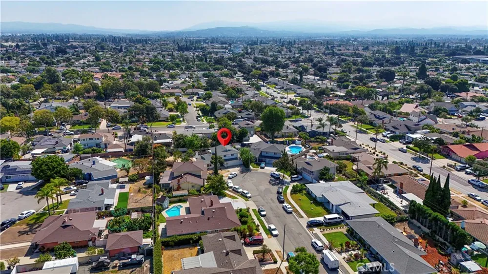 1243 E Live Oak Court Anaheim, CA 92805
