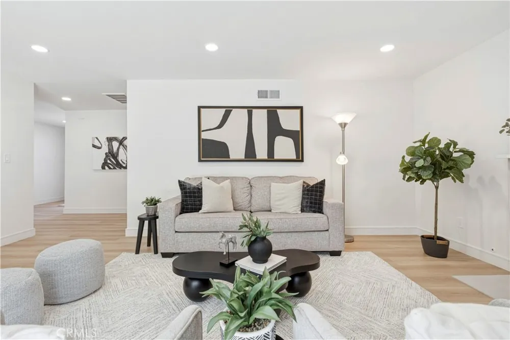 1243 E Live Oak Court Anaheim, CA 92805