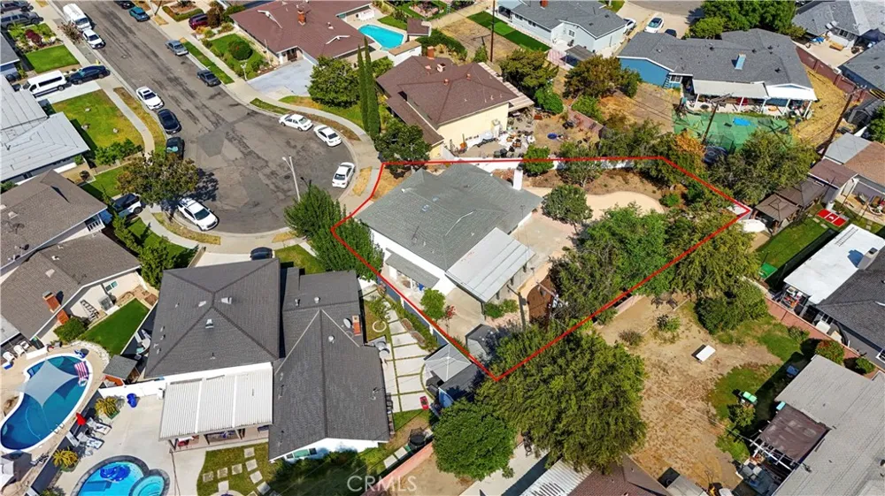 1243 E Live Oak Court Anaheim, CA 92805