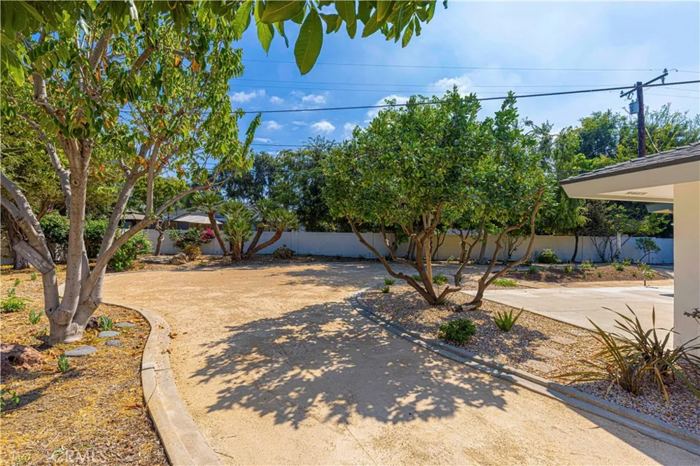 1243 E Live Oak Court Anaheim, CA 92805