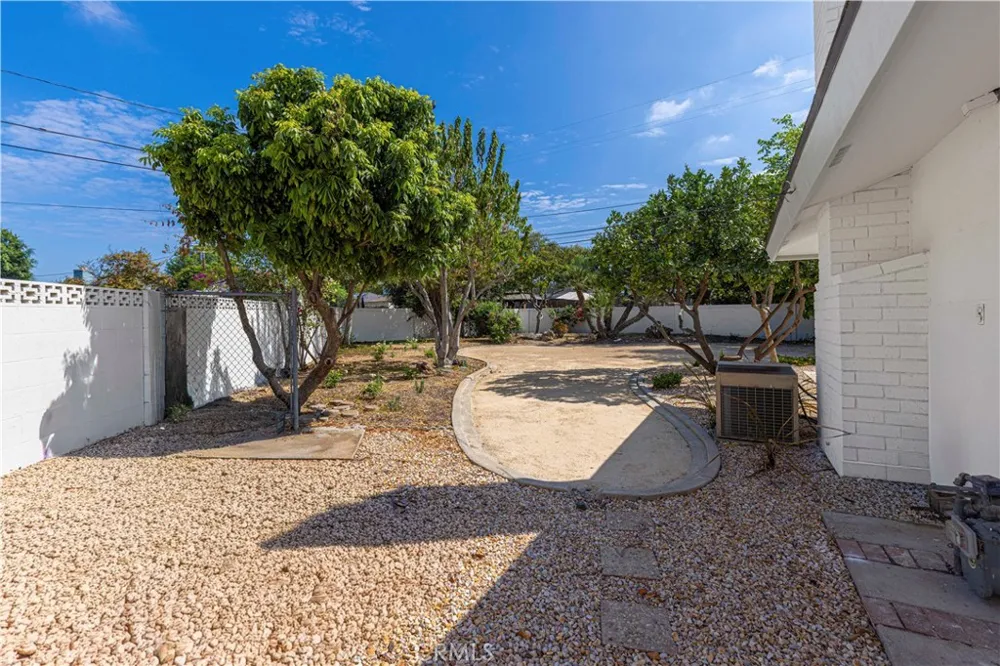 1243 E Live Oak Court Anaheim, CA 92805