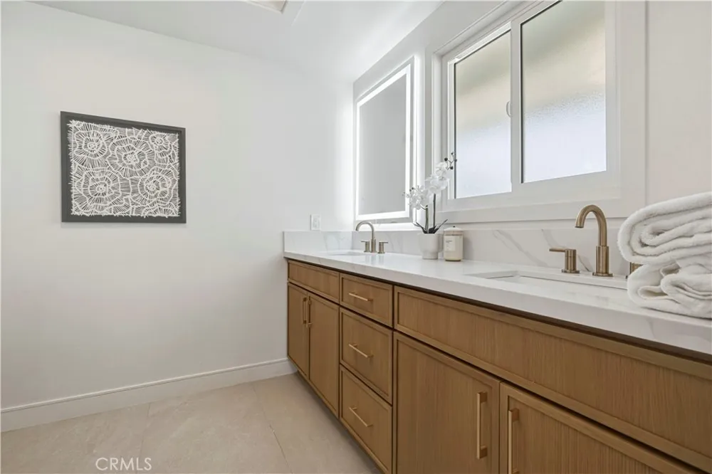 1243 E Live Oak Court Anaheim, CA 92805