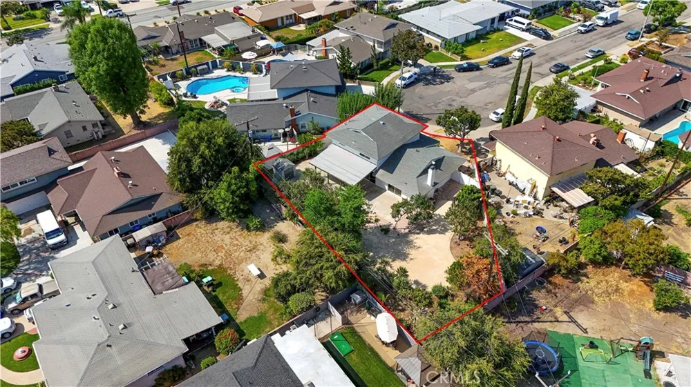 1243 E Live Oak Court Anaheim, CA 92805