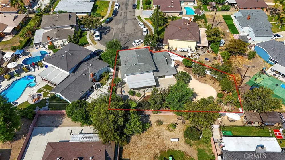 1243 E Live Oak Court Anaheim, CA 92805