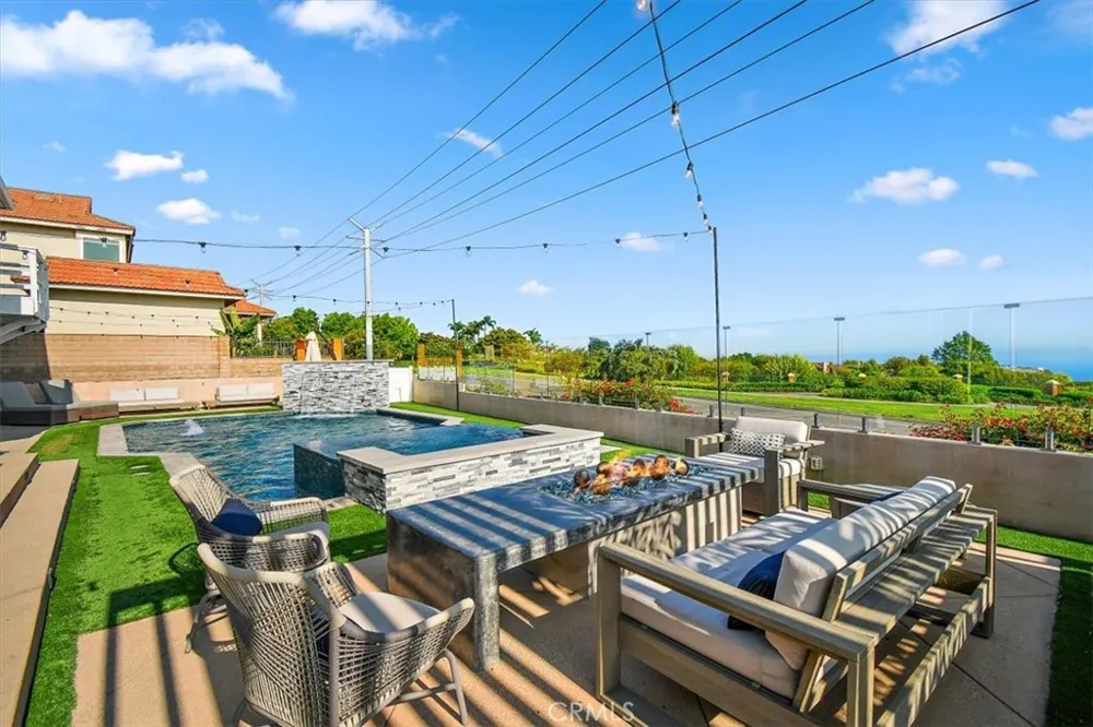 5818 Sunmist Drive Rancho Palos Verdes, CA 90275