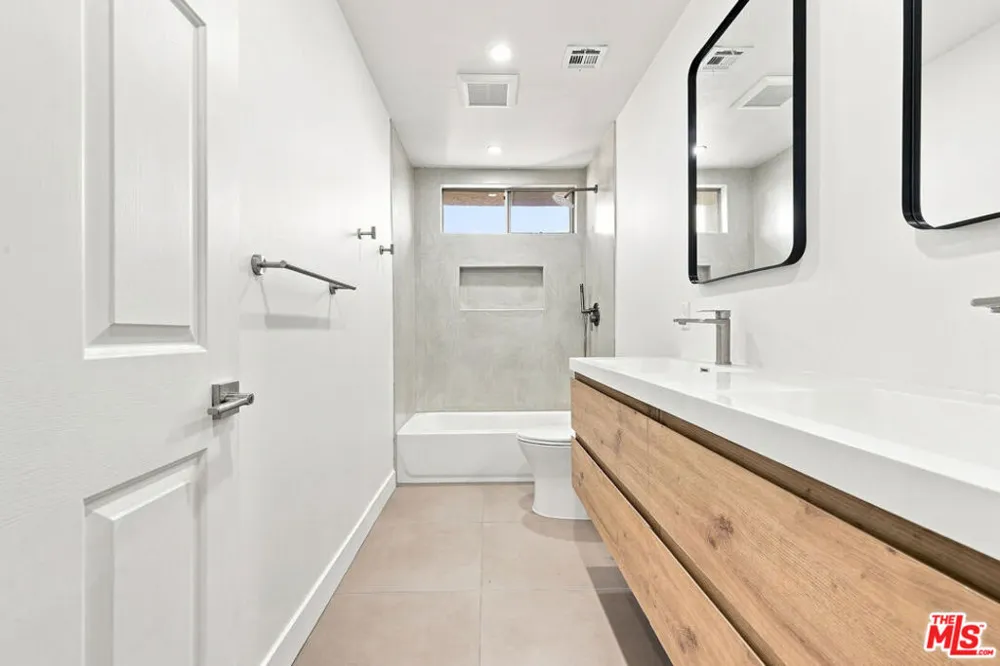 9400 Aqueduct Avenue Los Angeles, CA 91343
