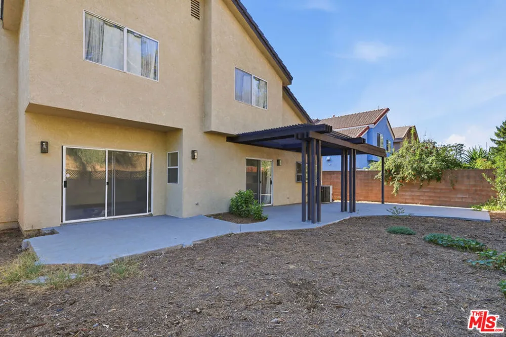 9400 Aqueduct Avenue Los Angeles, CA 91343