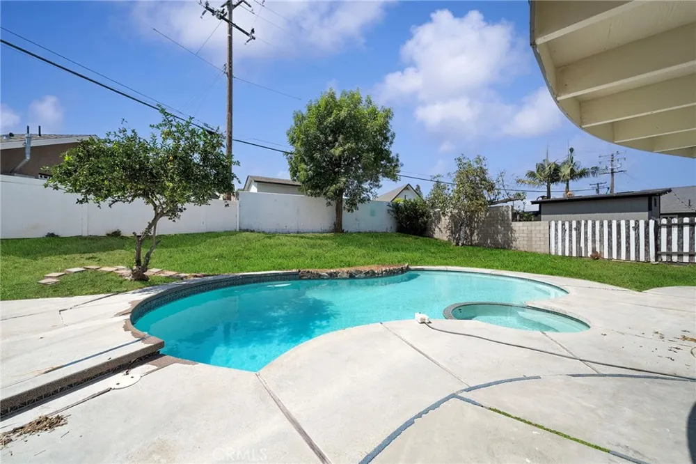 12909 Bluefield La Mirada, CA 90638