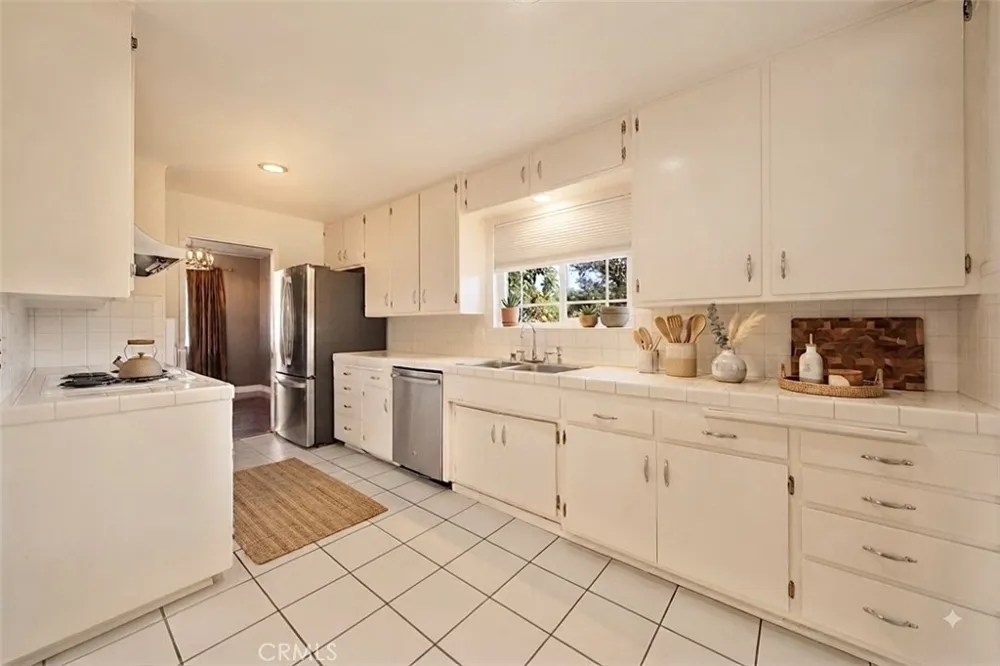 1523 S 8th Avenue Arcadia, CA 91006