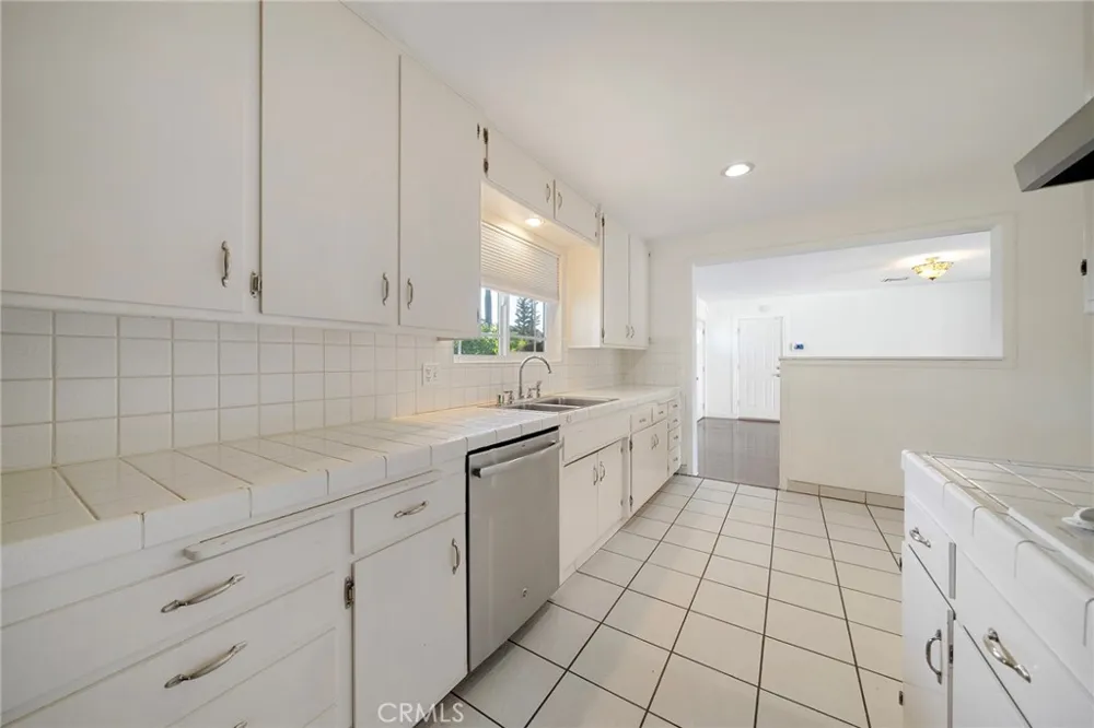 1523 S 8th Avenue Arcadia, CA 91006