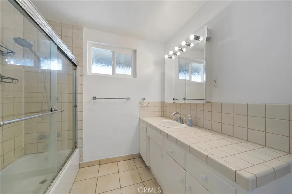 1523 S 8th Avenue Arcadia, CA 91006