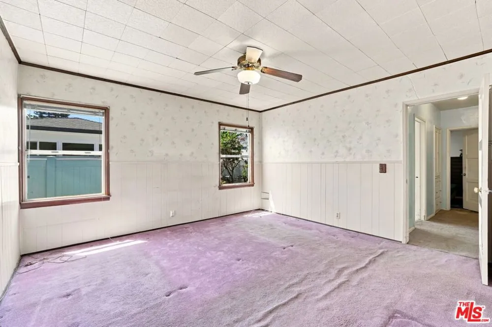 15954 Gault Street Lake Balboa, CA 91406