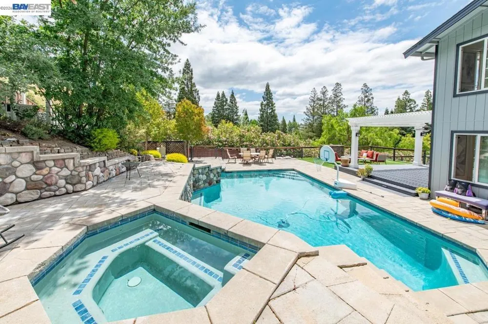 215 Arthur Ct Danville, CA 94526