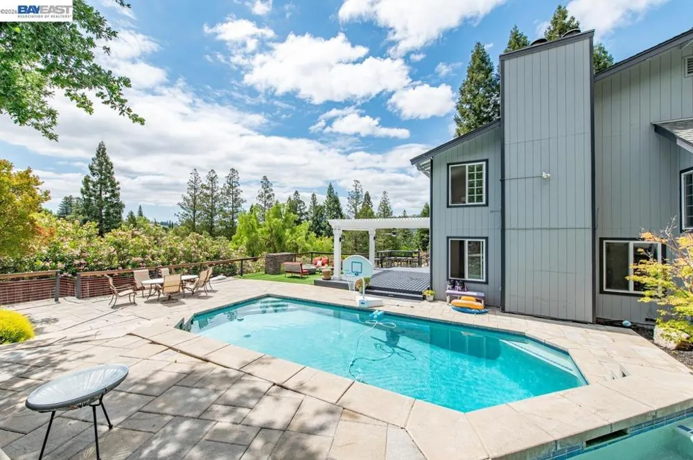215 Arthur Ct Danville, CA 94526