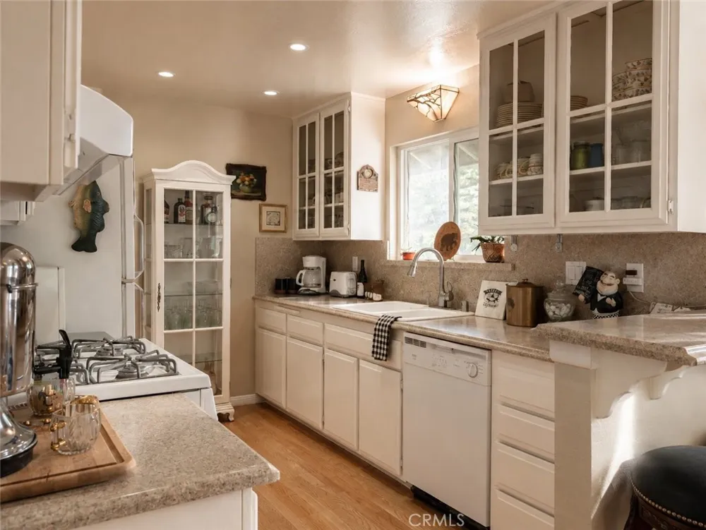 191 Kuffel Canyon Lake Arrowhead, CA 92352