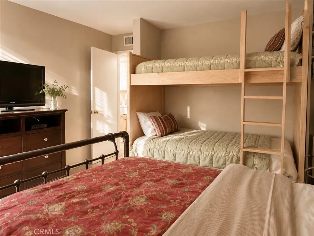 191 Kuffel Canyon Lake Arrowhead, CA 92352