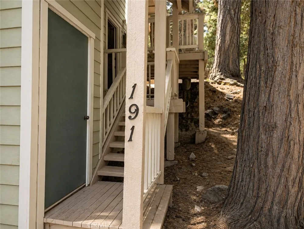 191 Kuffel Canyon Lake Arrowhead, CA 92352