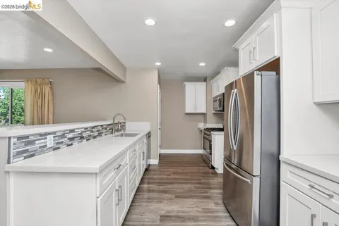 875 Central Avenue