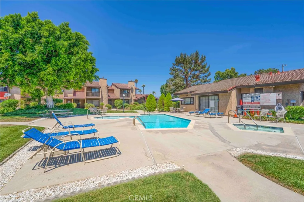 189 S Hollenbeck Covina, CA 91723