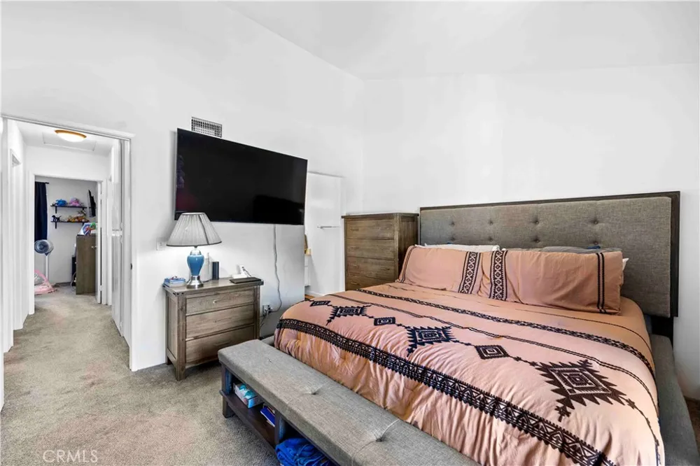 189 S Hollenbeck Covina, CA 91723