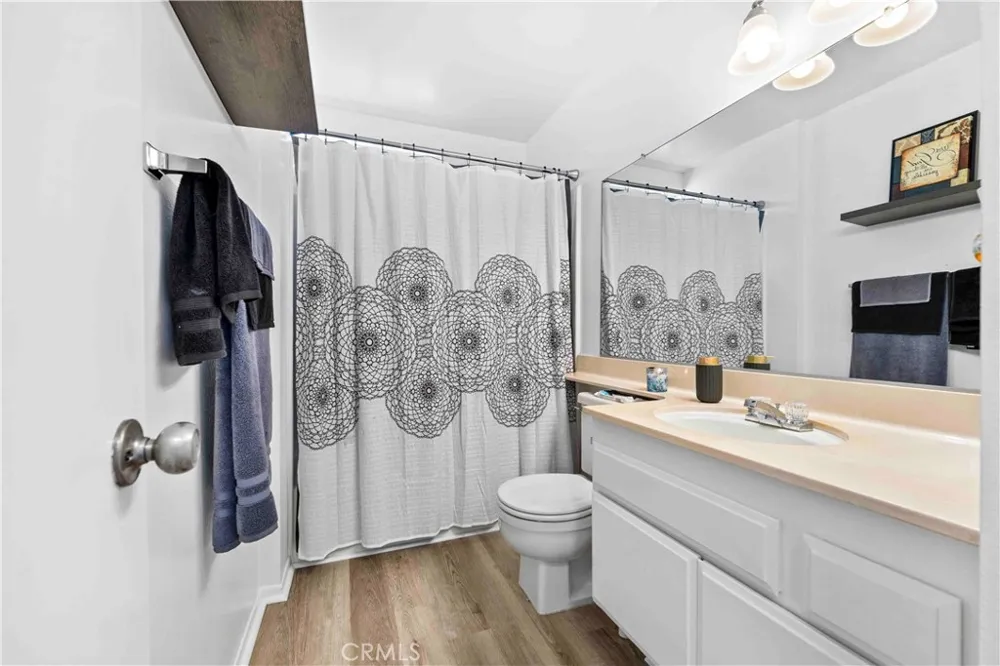 189 S Hollenbeck Covina, CA 91723