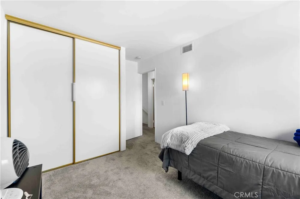 189 S Hollenbeck Covina, CA 91723