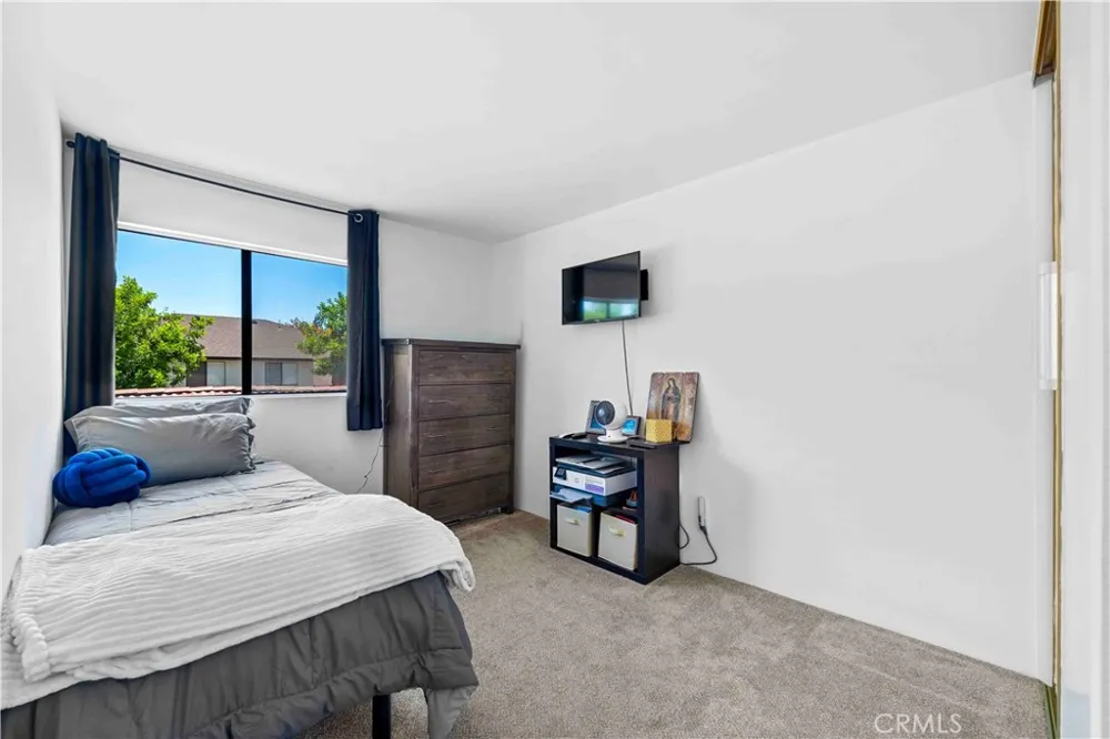 189 S Hollenbeck Covina, CA 91723