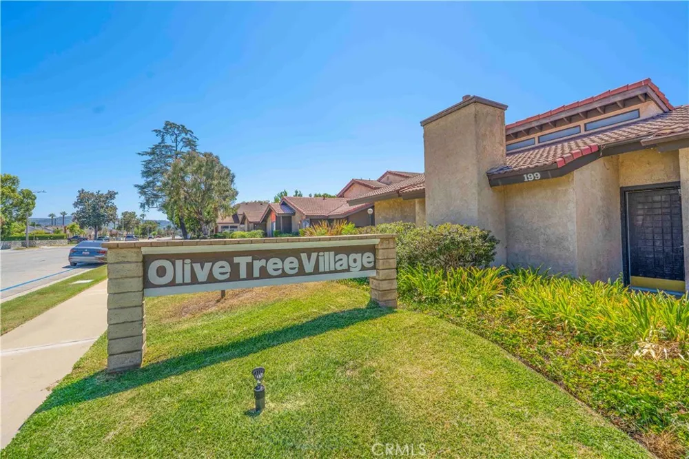 189 S Hollenbeck Covina, CA 91723