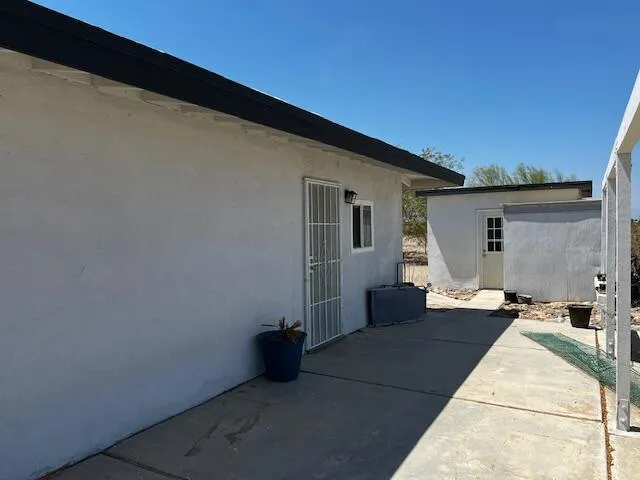 1048 Sea Raider Avenue Thermal, CA 92274