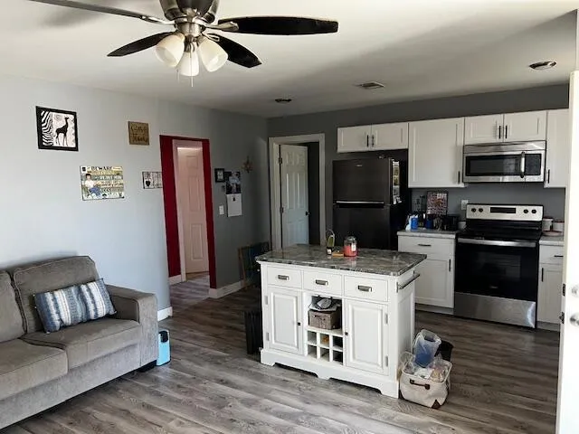 1048 Sea Raider Avenue Thermal, CA 92274