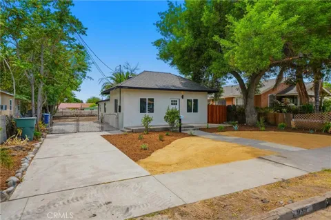 939 W 8th