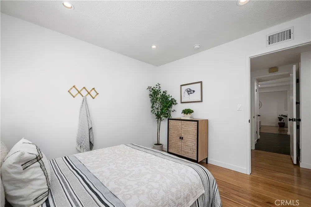 3461 Marna Avenue Long Beach, CA 90808