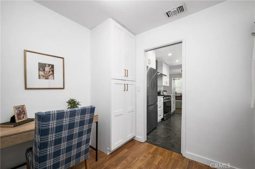 3461 Marna Avenue Long Beach, CA 90808