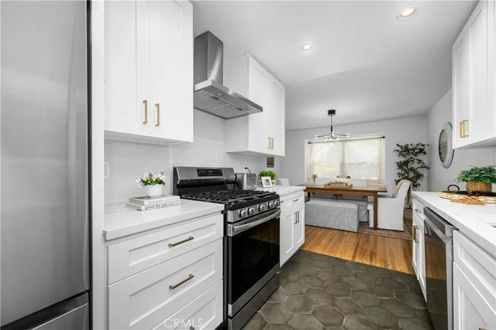 3461 Marna Avenue Long Beach, CA 90808