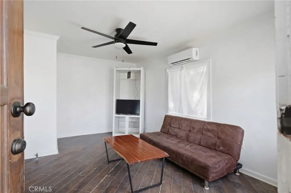 1043 Wood Street Taft, CA 93268