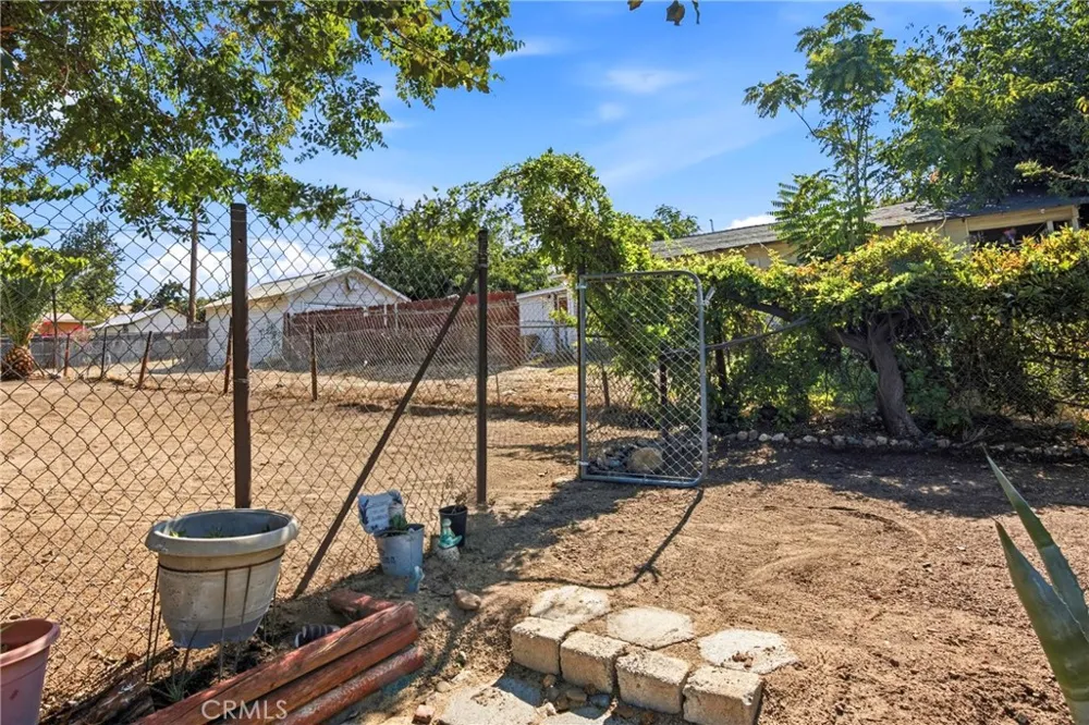 1043 Wood Street Taft, CA 93268