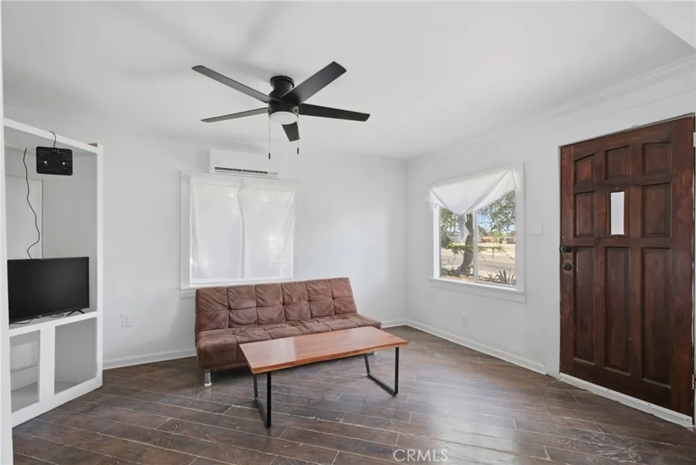 1043 Wood Street Taft, CA 93268