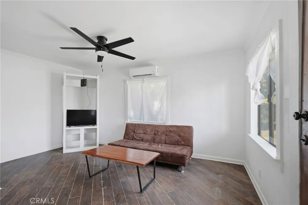 1043 Wood Street Taft, CA 93268