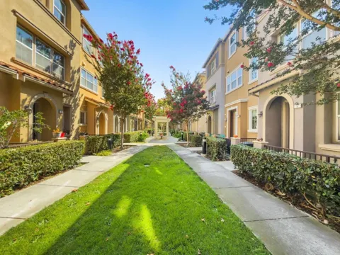 1520 Avina Circle #1