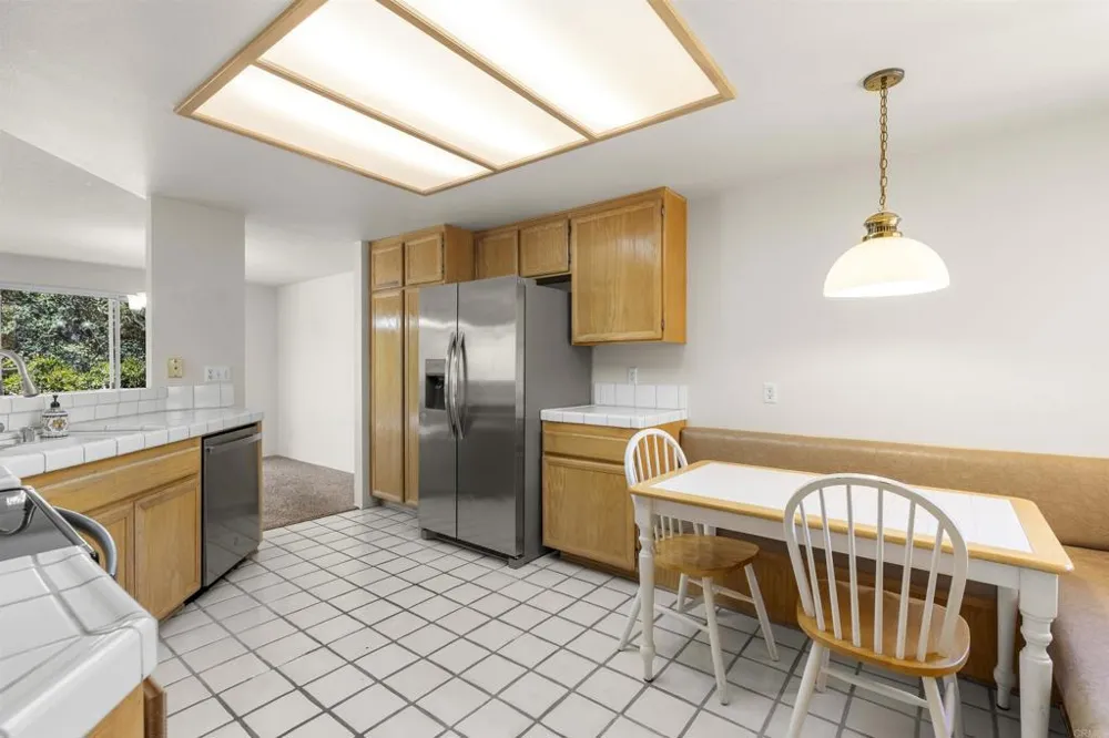 2229 HILTON HEAD GLEN Escondido, CA 92026