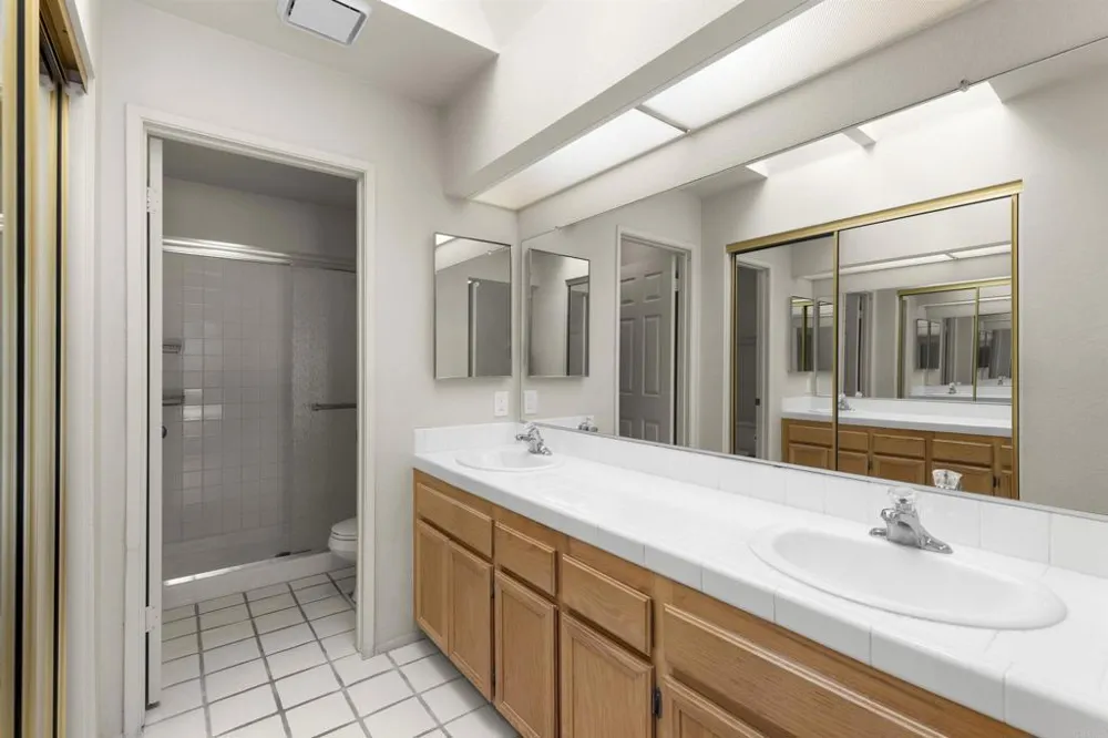 2229 HILTON HEAD GLEN Escondido, CA 92026