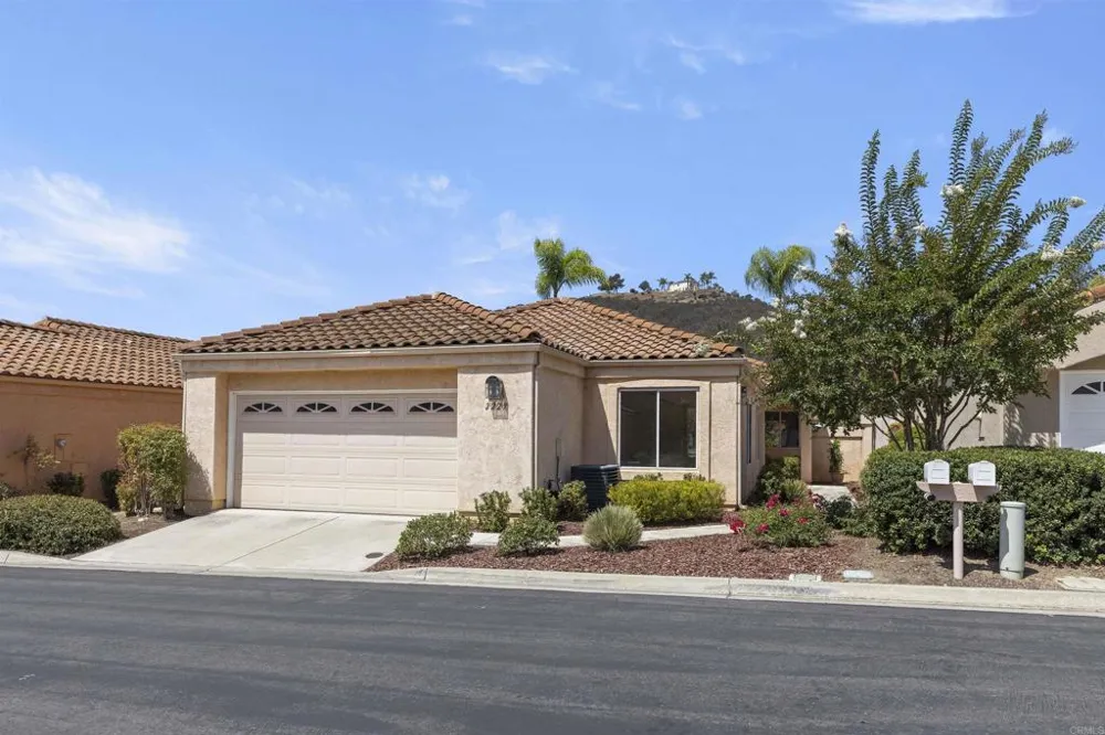 2229 HILTON HEAD GLEN Escondido, CA 92026