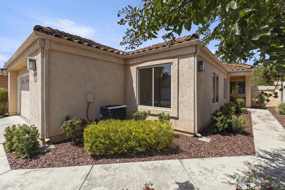 2229 HILTON HEAD GLEN Escondido, CA 92026