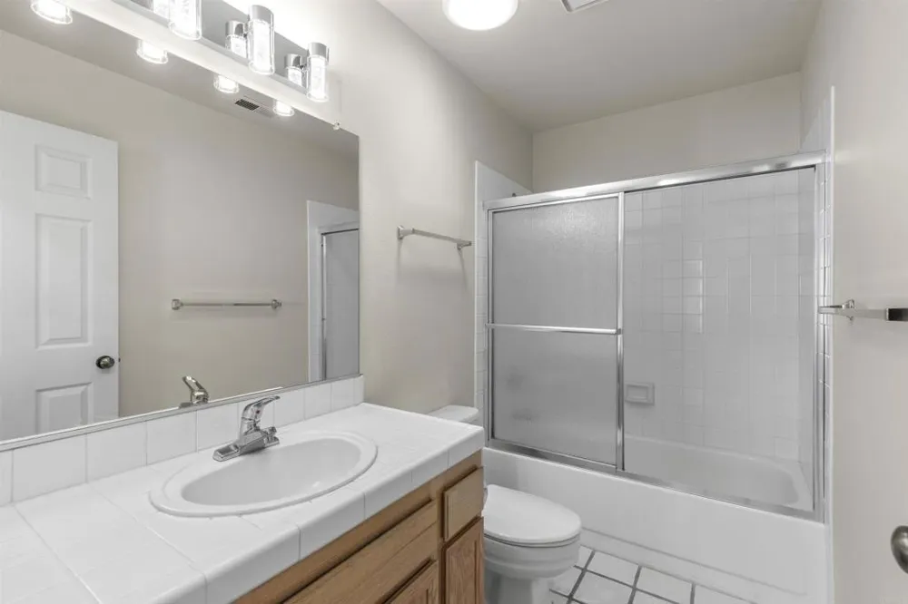 2229 HILTON HEAD GLEN Escondido, CA 92026